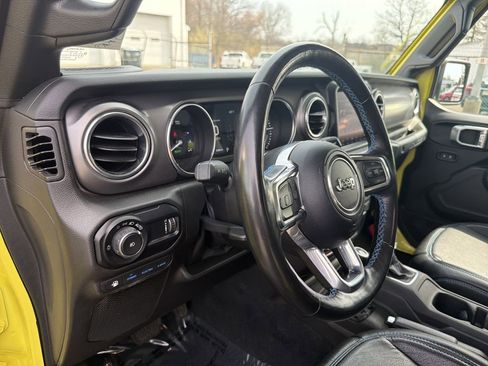 Used 2023 Jeep Wrangler Unlimited Rubicon 4xe w/ Dual Top Group AWD/4WD image 23