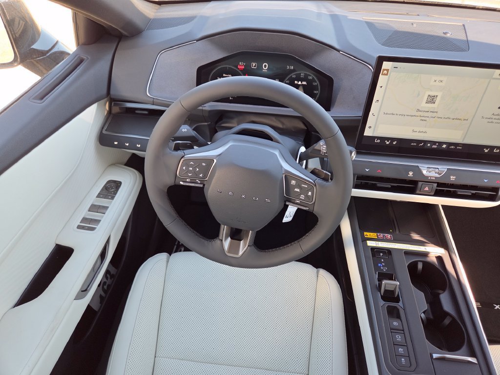 New 2026 Lexus ES 350h AWD w/ Convenience Package image 4