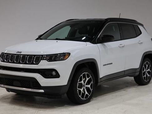 Used 2025 Jeep Compass Limited AWD/4WD image 3