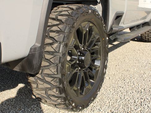 Used 2025 Chevrolet Silverado 2500 Custom w/ Custom Convenience Package image 11