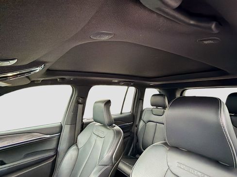 Used 2023 Jeep Grand Cherokee Overland w/ Luxury Tech Group IV image 28