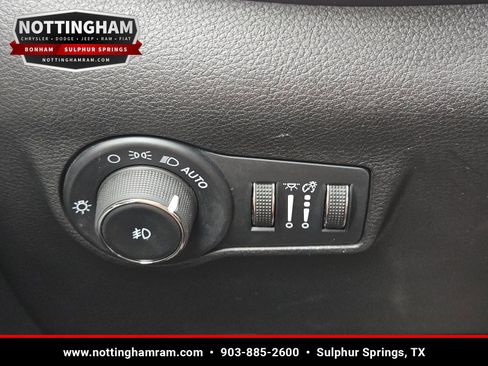 Used 2024 Jeep Compass Latitude AWD/4WD image 19