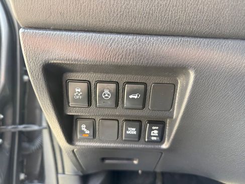 Used 2019 Nissan Pathfinder Platinum AWD/4WD image 37