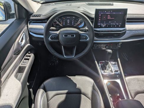 Used 2022 Jeep Compass Latitude AWD/4WD image 17