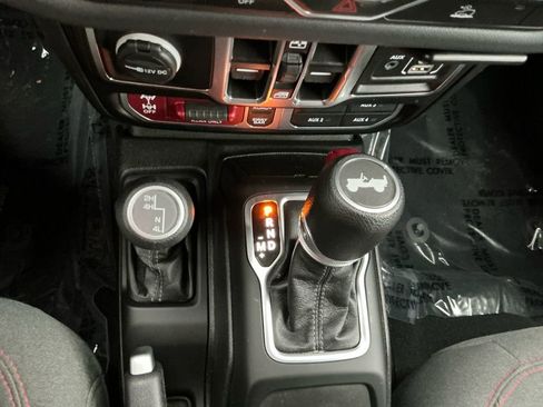 Used 2024 Jeep Wrangler Unlimited Rubicon image 19