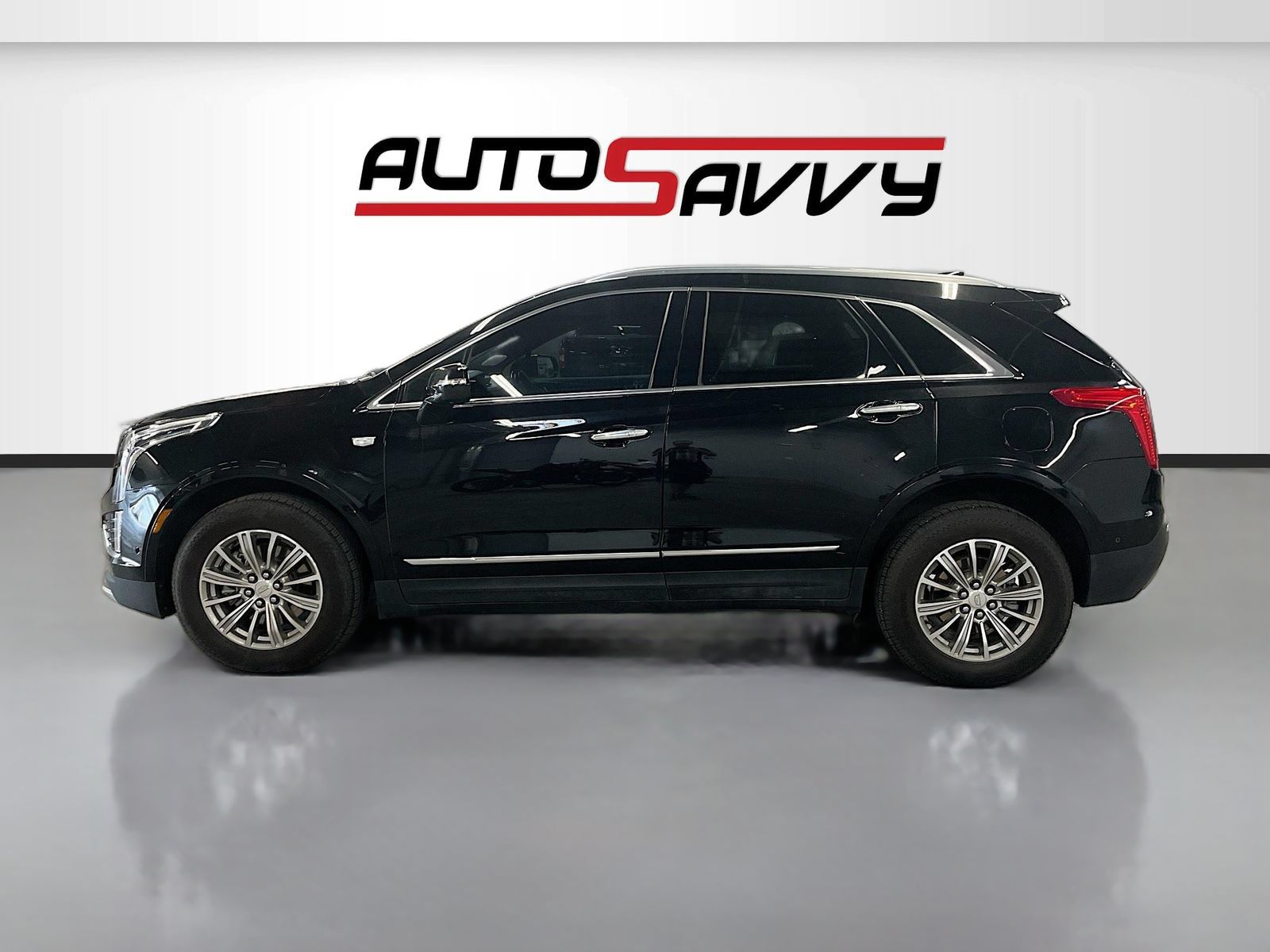 Used 2023 Cadillac XT5 Premium Luxury w/ Technology Package AWD/4WD image 4