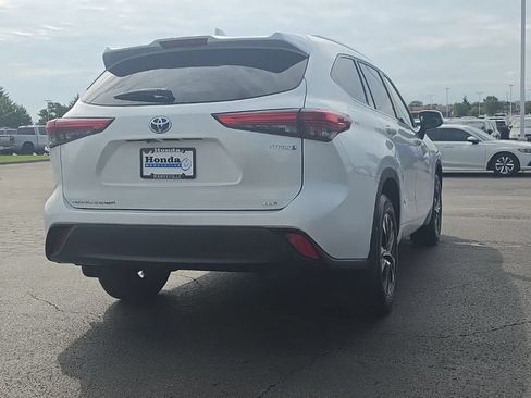 Used 2022 Toyota Highlander XLE AWD/4WD image 8