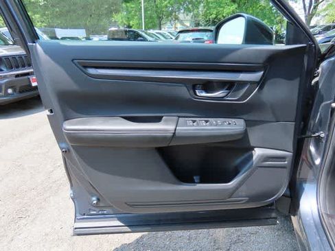 Used 2025 Honda CR-V Sport image 16