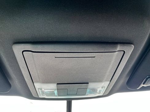 Used 2018 Ford Explorer XLT w/ Equipment Group 201A AWD/4WD image 20