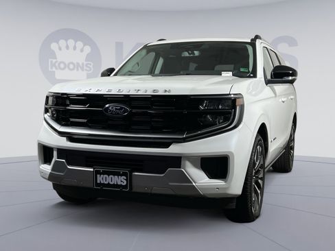 New 2026 Ford Expedition Platinum w/ Driver's Package image 1