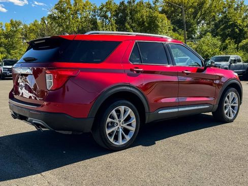 Used 2023 Ford Explorer Platinum w/ Technology Package AWD/4WD image 3