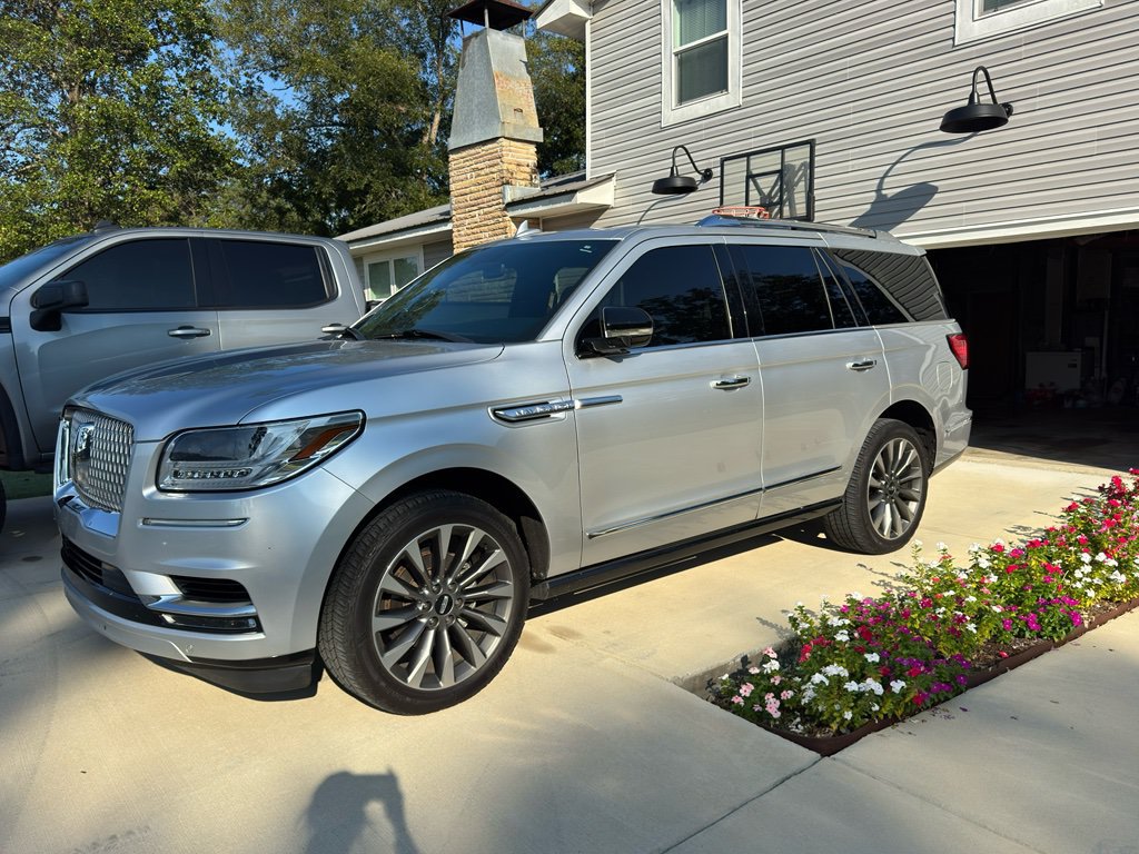 Used 2019 Lincoln Navigator Select RWD image 1