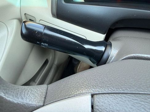 Used 2011 Toyota Camry LE image 19