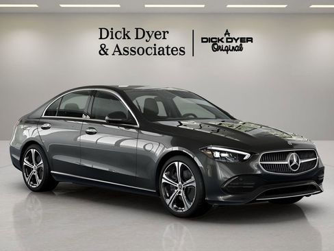 Used 2025 Mercedes-Benz C 300 Sedan image 37