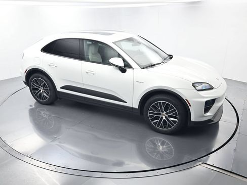 Certified 2025 Porsche Macan Electric RWD image 42