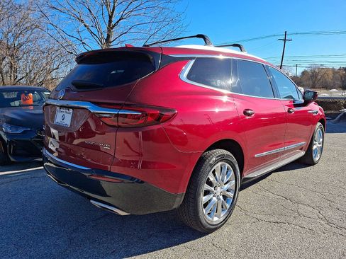 Used 2018 Buick Enclave Essence w/ LPO, Hit The Road Package AWD/4WD image 6