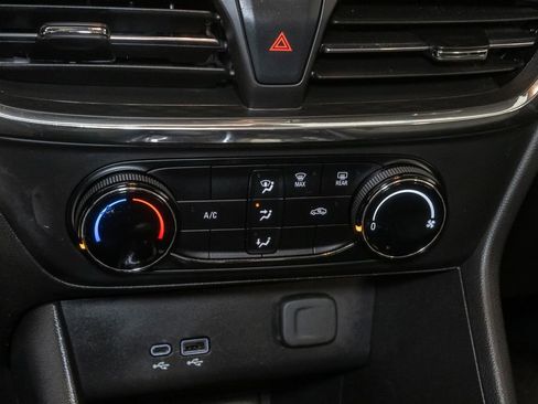 Used 2025 Buick Encore GX Preferred image 17