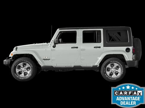 Used 2018 Jeep Wrangler Unlimited Sahara AWD/4WD image 5