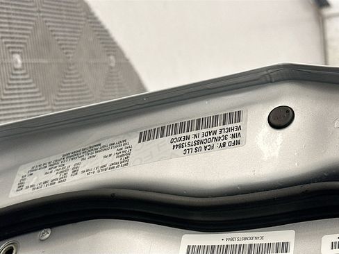 Used 2025 Jeep Compass Limited image 12