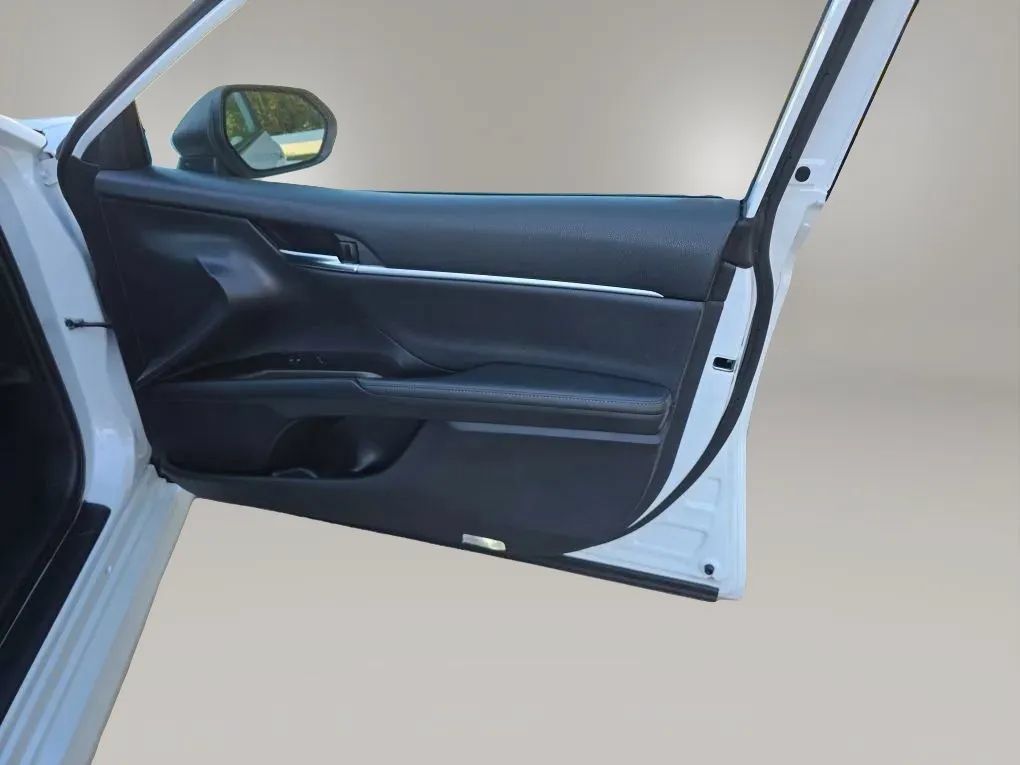 Used 2021 Toyota Camry XLE FWD image 50