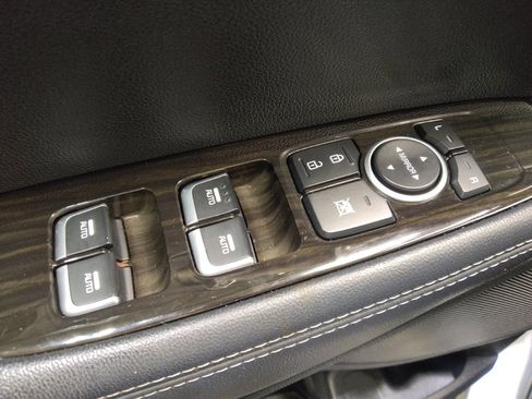 Used 2020 Kia Sorento LX FWD image 27