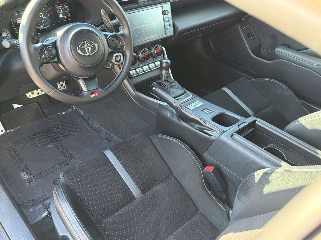 Used 2022 Toyota GR86 Premium RWD image 15