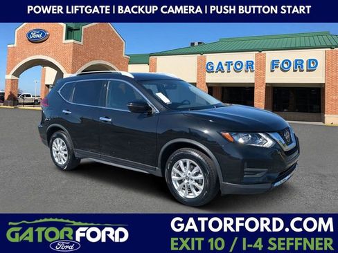 Used 2020 Nissan Rogue SV image 1