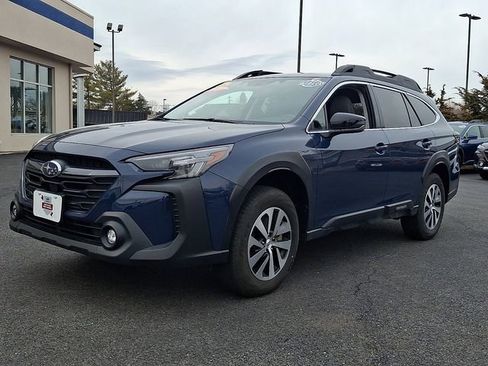 Certified 2025 Subaru Outback Premium w/ Popular Package #1A image 3