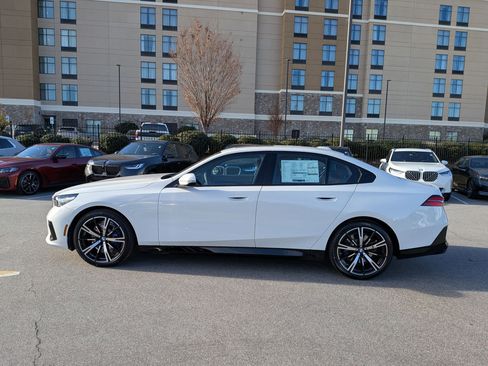 New 2026 BMW 530i xDrive w/ M Sport Package image 6