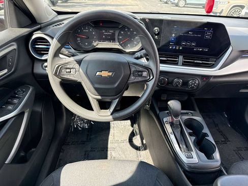Used 2024 Chevrolet Trax LS FWD image 14