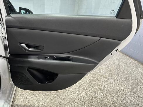 Used 2023 Hyundai Elantra Limited FWD image 19