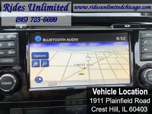 Used 2017 Nissan Rogue SV w/ SV Premium Package image 18