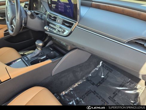 Used 2025 Lexus ES 300h w/ Premium Package FWD image 31