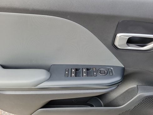 Used 2025 Kia K4 FWD image 16