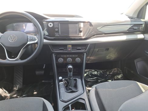 Used 2024 Volkswagen Taos S w/ MDO Package FWD image 9
