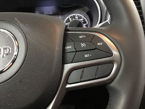 Used 2022 Jeep Cherokee Latitude Lux w/ Sun & Sound Group AWD/4WD image 39
