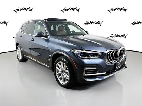 Certified 2022 BMW X5 xDrive45e w/ Executive Package image 3