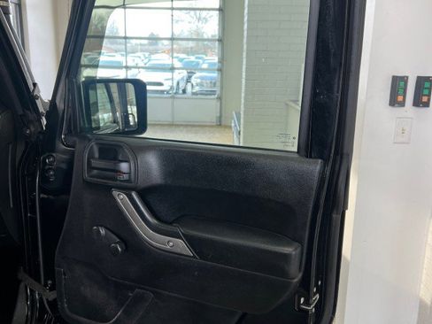 Used 2013 Jeep Wrangler Unlimited Sport image 14