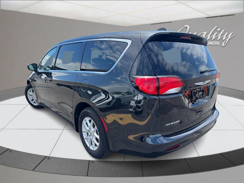 Used 2023 Chrysler Voyager LX FWD image 6