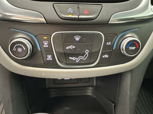 Certified 2024 Chevrolet Equinox LS w/ LS Convenience Package FWD image 17