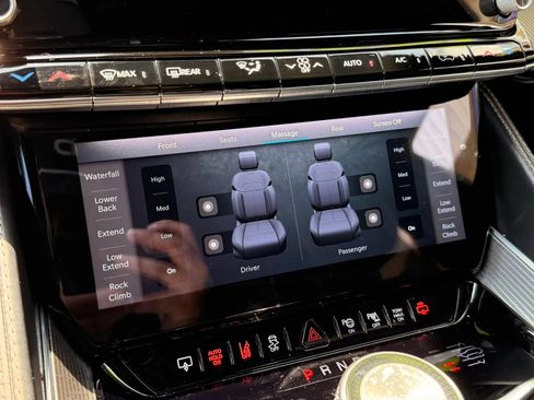 Used 2022 Jeep Grand Wagoneer Series II AWD/4WD image 30