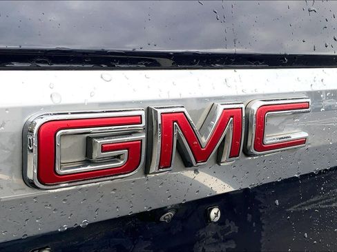 Used 2023 GMC Yukon XL Denali image 30