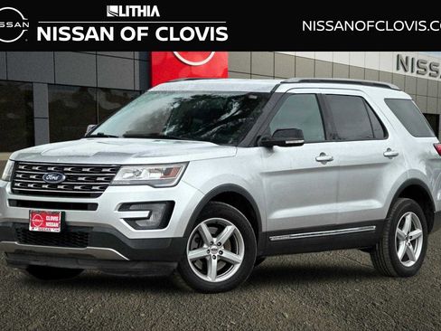 Used 2017 Ford Explorer XLT image 1