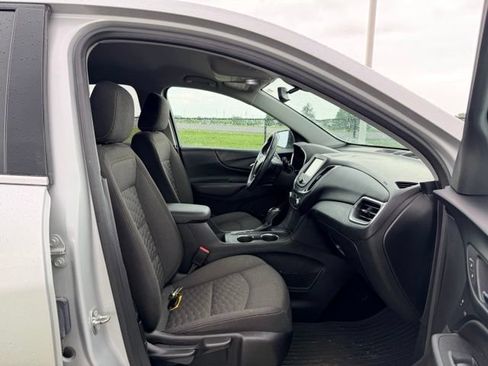 Used 2018 Chevrolet Equinox LT FWD image 11