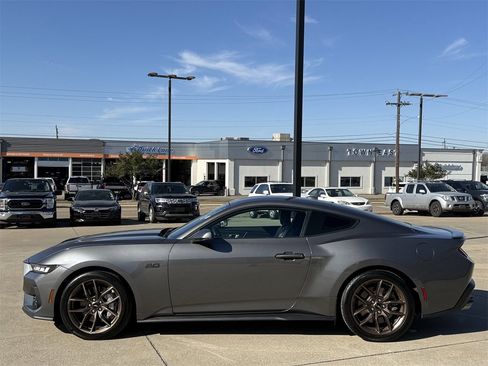 Used 2024 Ford Mustang GT Premium image 3