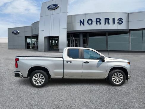 Used 2020 Chevrolet Silverado 1500 Custom w/ Custom Value Package AWD/4WD image 5