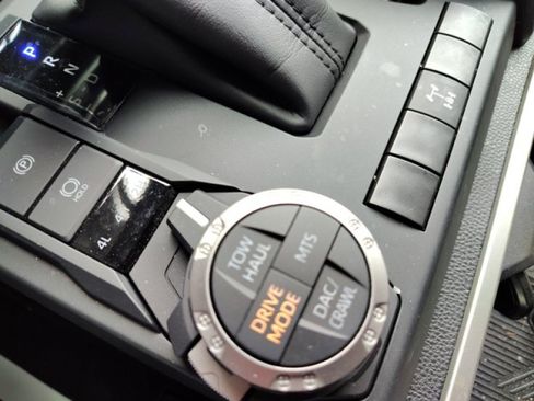 Used 2024 Toyota Tacoma TRD Off-Road AWD/4WD image 25