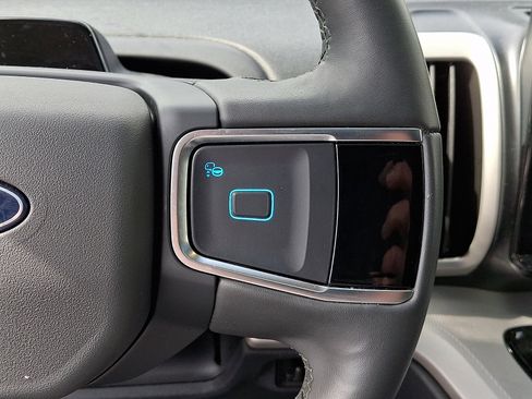 Certified 2025 Ford Expedition Active AWD/4WD image 24