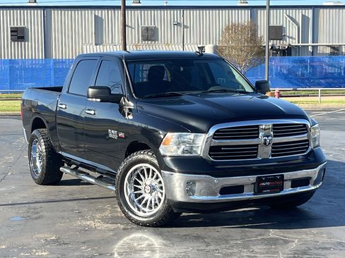 Used 2017 RAM 1500 Big Horn image 3