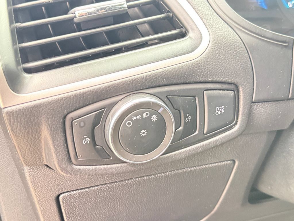 Used 2024 Ford Edge SEL AWD/4WD image 18